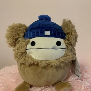 7.5 in Benny the Bigfoot beanie squishmallow